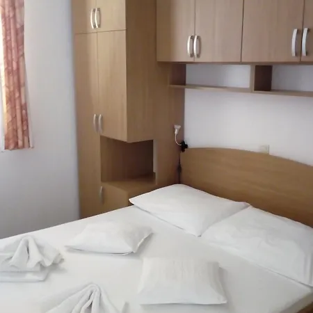 Apartments With A Parking Space Igrane, Makarska - 13535 Room photo