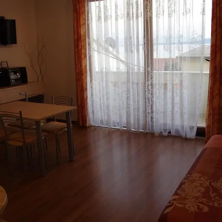 Apartments With A Parking Space Igrane, Makarska - 13535 Room photo