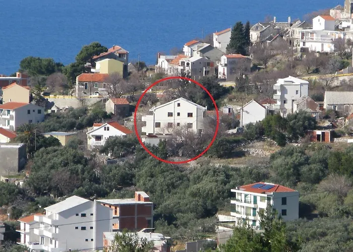 Apartments With A Parking Space Igrane, Makarska - 13535
