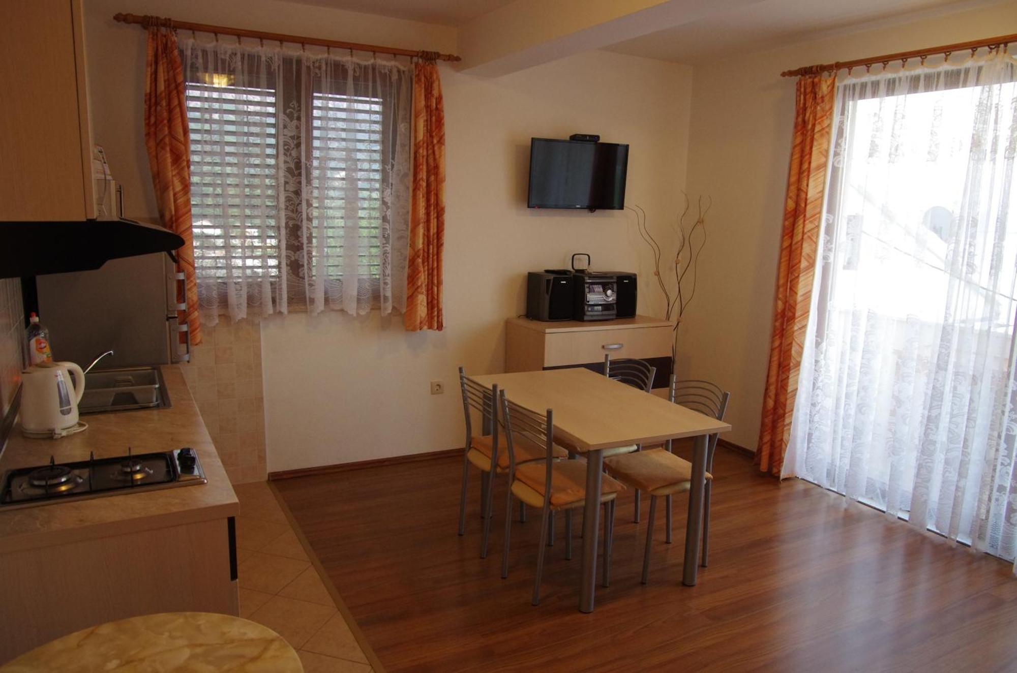 Apartment With A Parking Space Igrane, Makarska - 13535 Igrane